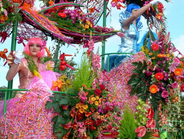 battle-of-flowers-Nice-carnival-France