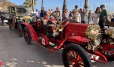 Sitges: Το διάσημο rally παλαιών αυτοκινήτων και μια όμορφη εκδρομή από τη Barcelona Sitges: Το διάσημο rally παλαιών αυτοκινήτων και μια όμορφη εκδρομή από τη Barcelona