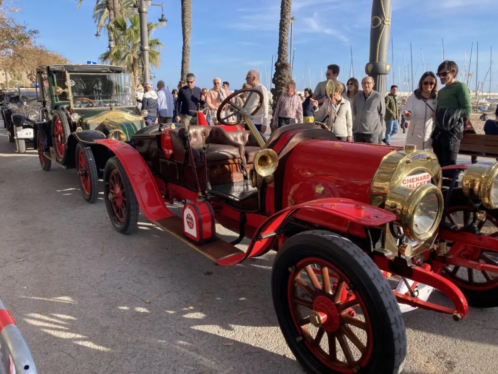 κλασικά αυτοκίνητα στο rally της Sitges